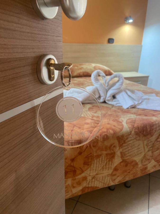 Mandanici :Borgo Marsalini Hotel Barcellona-Pozzo di Gotto Buitenkant foto