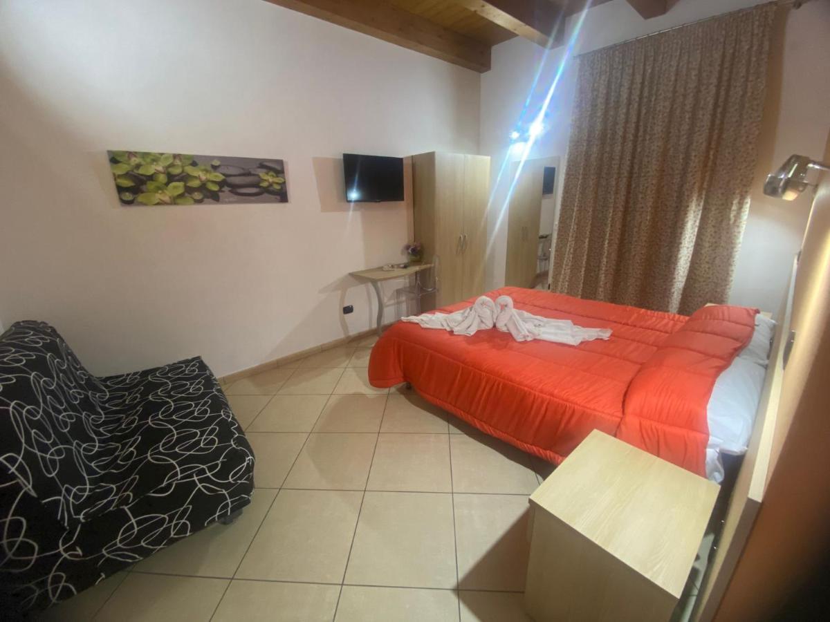 Mandanici :Borgo Marsalini Hotel Barcellona-Pozzo di Gotto Buitenkant foto
