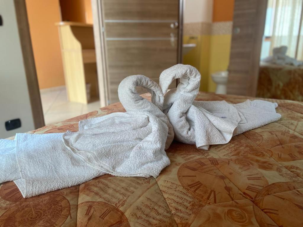 Mandanici :Borgo Marsalini Hotel Barcellona-Pozzo di Gotto Buitenkant foto