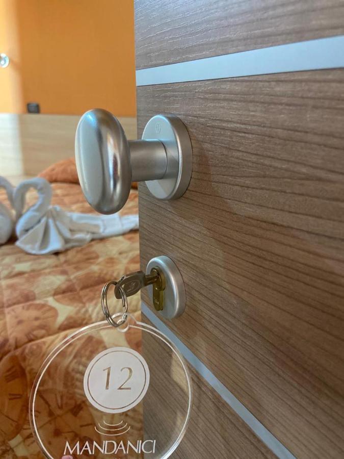 Mandanici :Borgo Marsalini Hotel Barcellona-Pozzo di Gotto Buitenkant foto