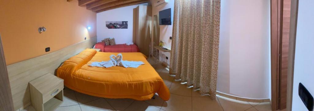 Mandanici :Borgo Marsalini Hotel Barcellona-Pozzo di Gotto Buitenkant foto